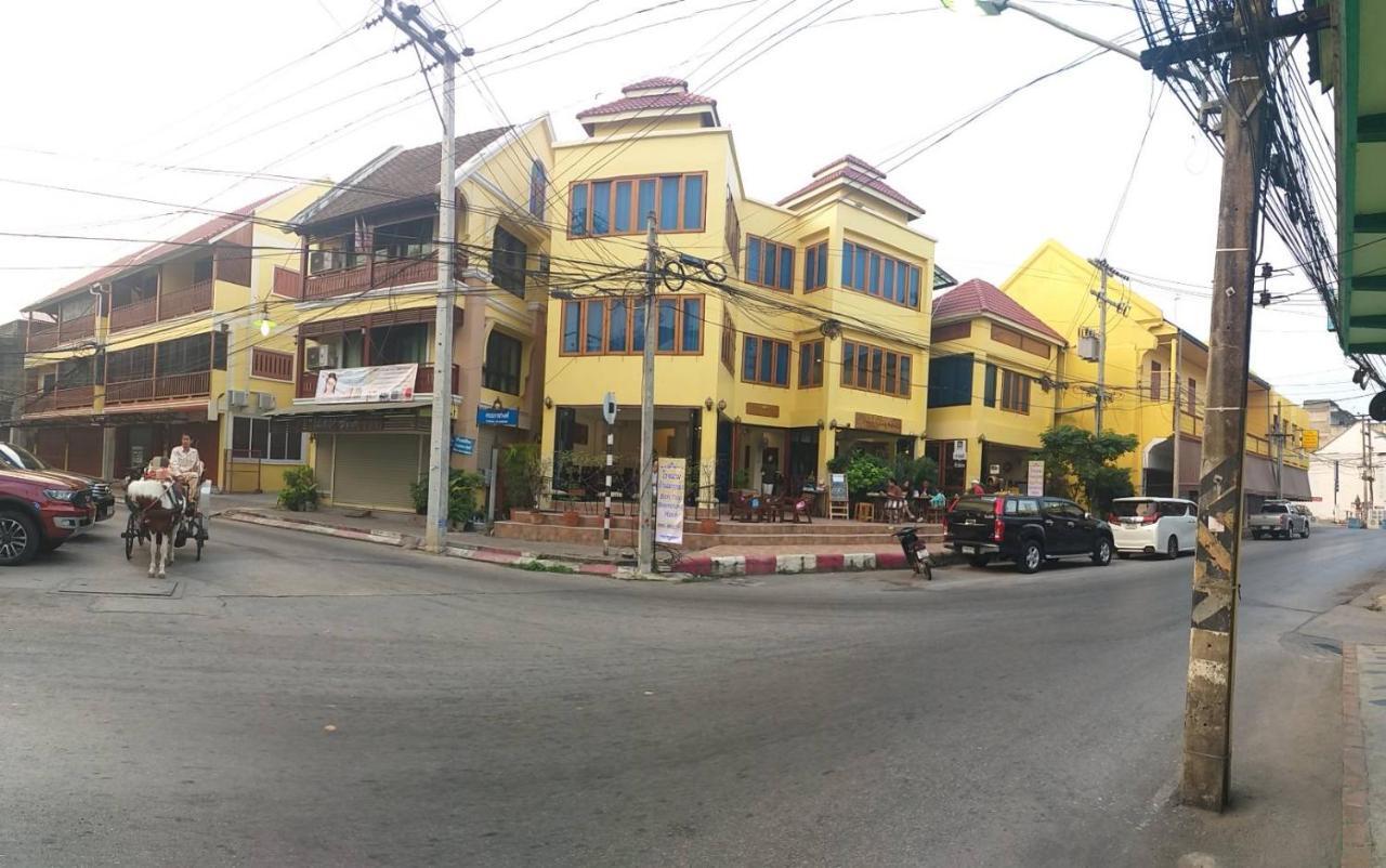 Hotel Ban Mae Boonthong Lampang Esterno foto