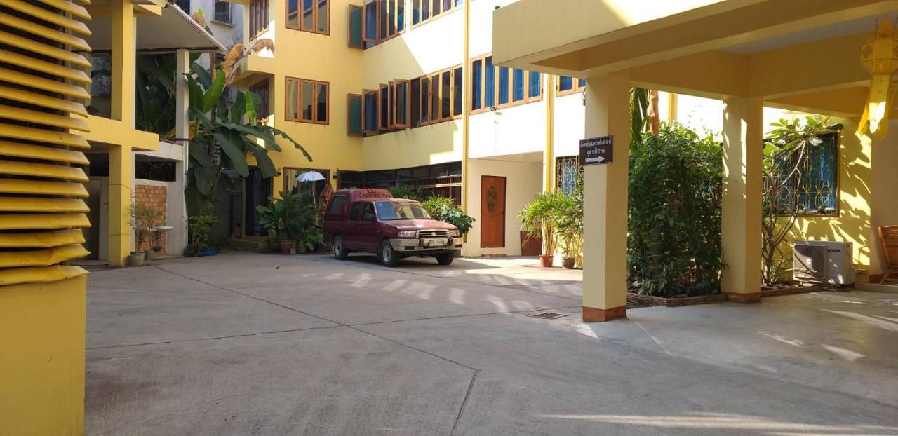 Hotel Ban Mae Boonthong Lampang Esterno foto