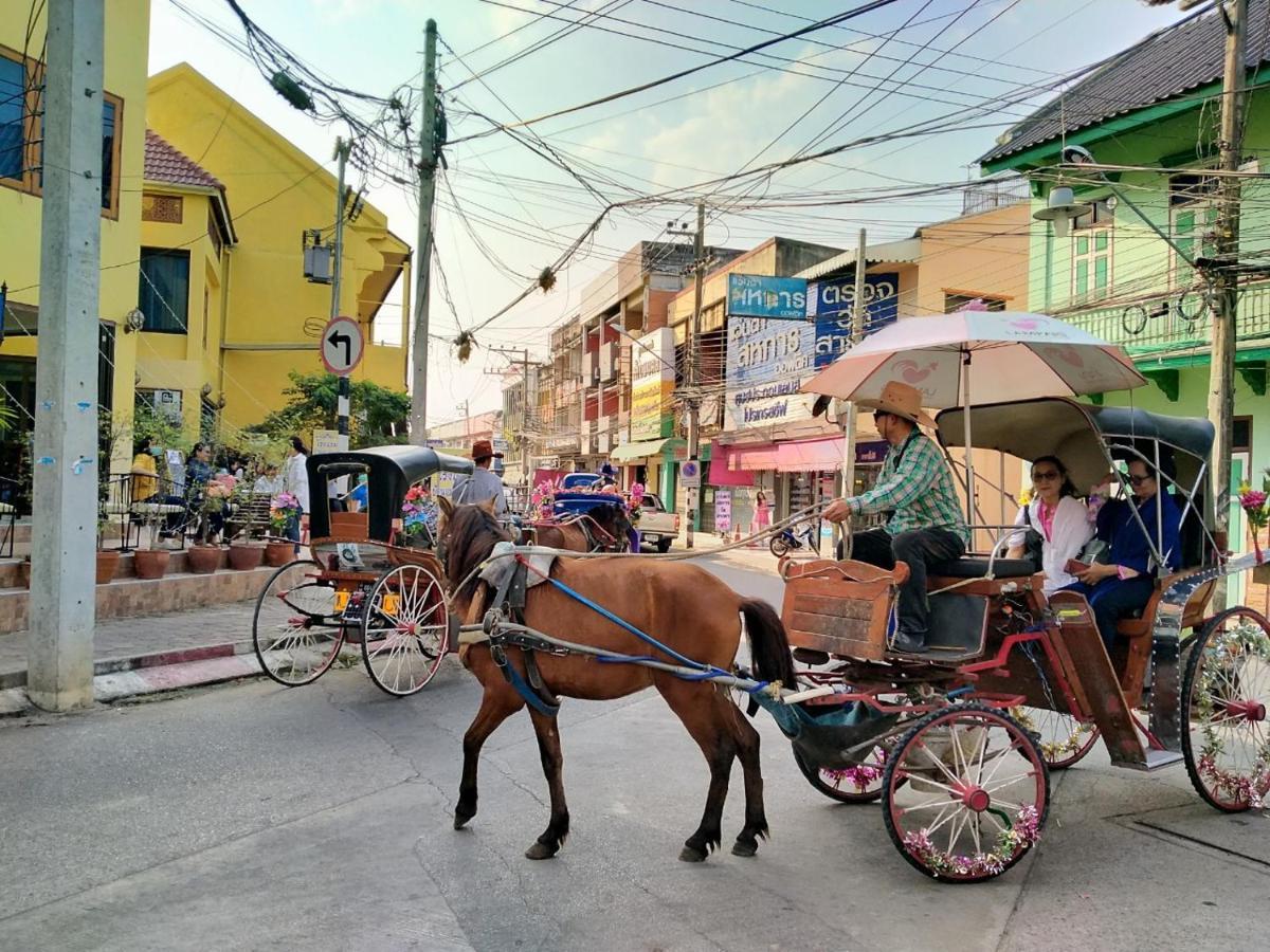 Hotel Ban Mae Boonthong Lampang Esterno foto