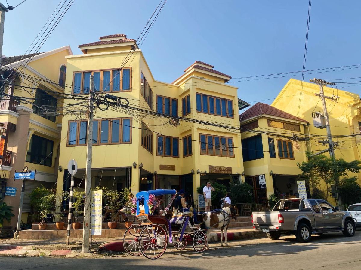 Hotel Ban Mae Boonthong Lampang Esterno foto
